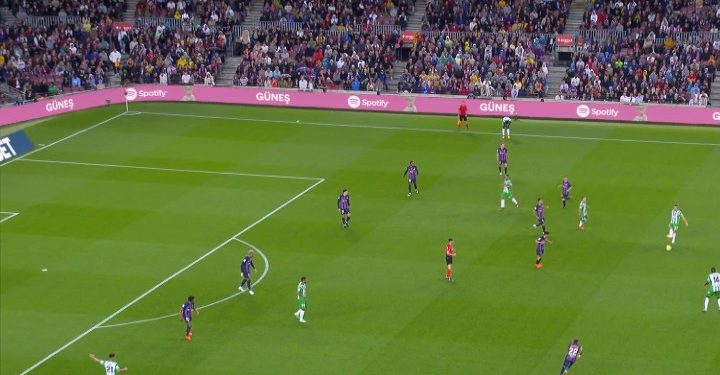 Güneş, Camp Nou’da sahaya indi