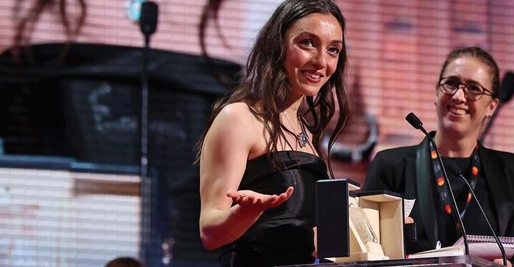 76’ncı Cannes Film Festivali’nde ‘En İyi Kadın Oyuncu’ ödülü Merve Dizdar’a