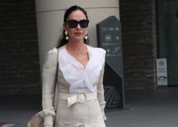 Ayşe Kucuroğlu şıklığıyla göz kamaştırdı