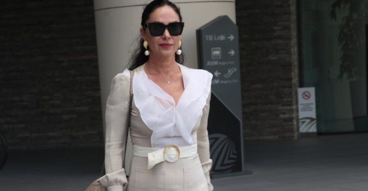 Ayşe Kucuroğlu şıklığıyla göz kamaştırdı