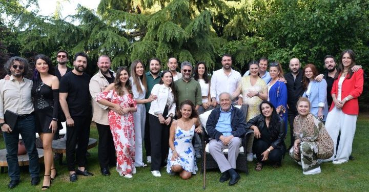 İş insanı Tolga Yavuz ve eşi Özge Yavuz’dan Baby Shower partisi