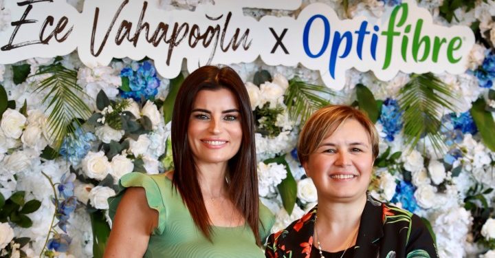 Ünlü isimler Ece Vahapoğlu’nun hazırladığı Fit Menü’nün tadımında buluştu