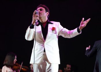 Uğur Aslan, ‘Afara Senfoni Orkestrası İle Bir Arabesk Müzikali Afara’ konseptiyle sahneye çıktı