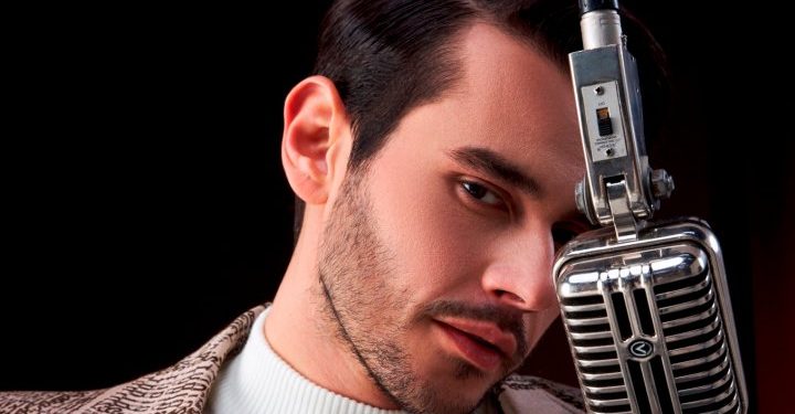 Hakan Aysev ve Cem Belevi ile Aias geceleri renklenecek