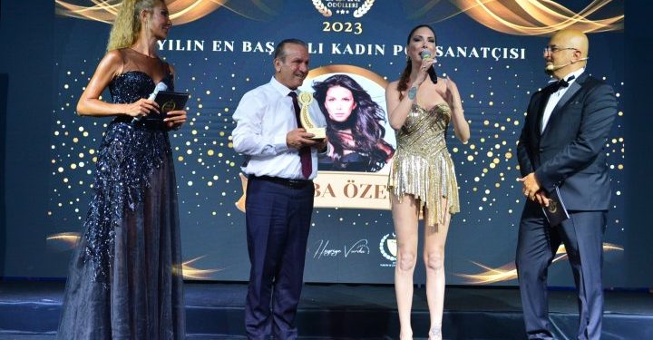 Tuğba Özerk’e Kuzey Kıbrıs’ta ağırlığınca kostüm