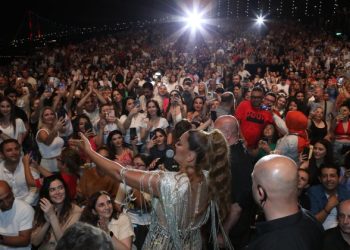 Kuruçeşme Açıkhava, Demet Akalın’la eğlenceye doydu