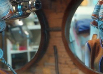 ‘Çapkın Kız’ Güneş, klasik esere ‘Ayna’ tutuyor