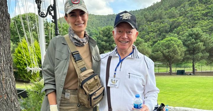 Hande Subaşı’ndan SAT komandolarına ziyaret