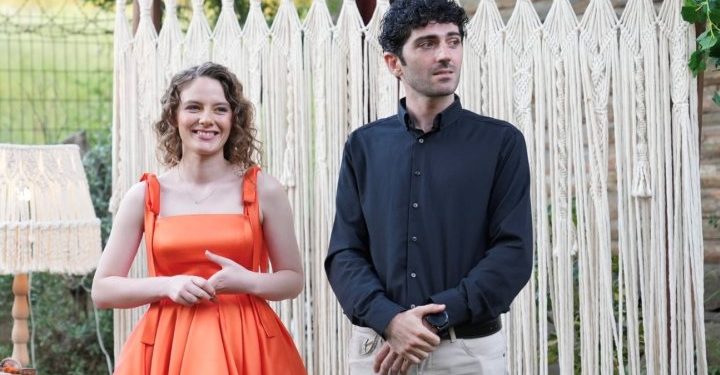 Hatice İrkin ve Fırat Sevin nişanlandı