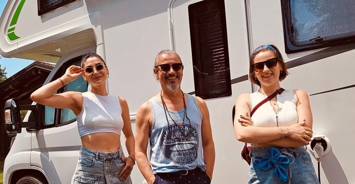 Sitare Akbaş, karavanla Avrupa turuna çıktı