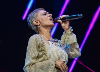 Yıldız Tilbe’den açıkhavada binlerce hayranına unutulmaz bir akşam