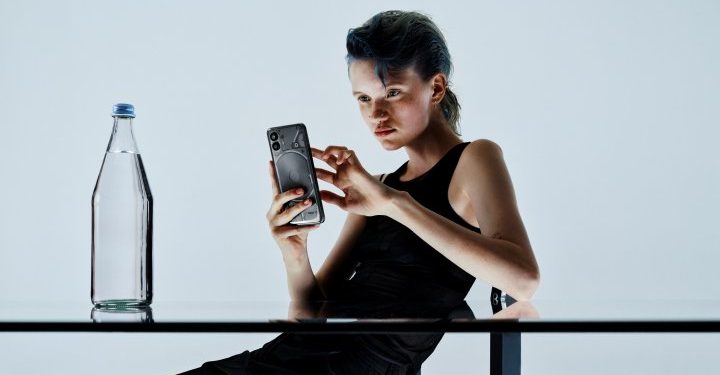 Merakla beklenen Nothing Phone (2) artık Türkiye’de