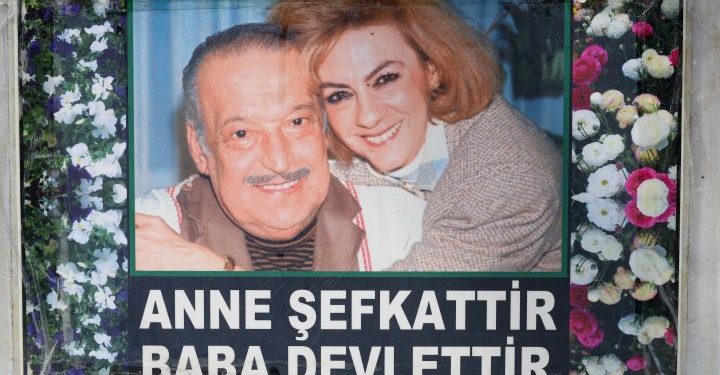 Çolpan İlhan, 9. yılında mezarı başında anıldı