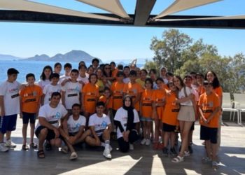 Birce Akalay, LÖSEV Tatil Köyü’nde çocuklarla buluştu