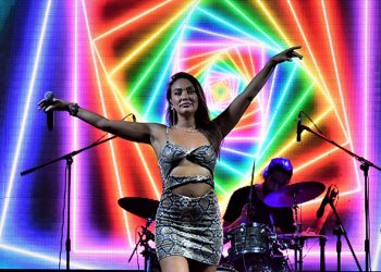 Cerem Onurluer’den kahkaha ve müzik şöleni