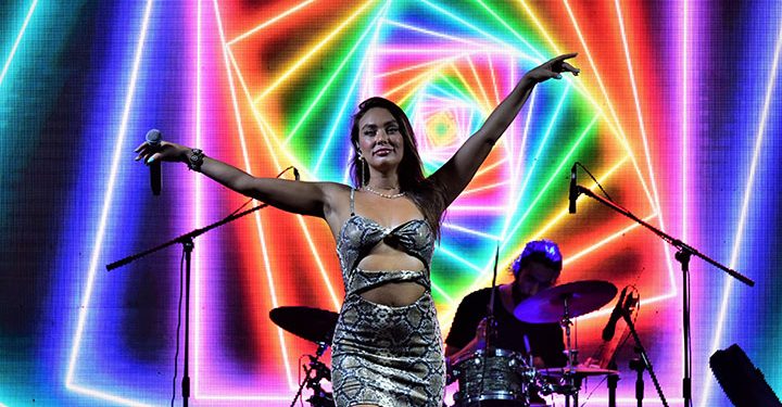 Cerem Onurluer’den kahkaha ve müzik şöleni