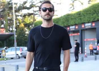 Furkan Andıç, siyahlar içinde kara şövalye gibi dolaştı