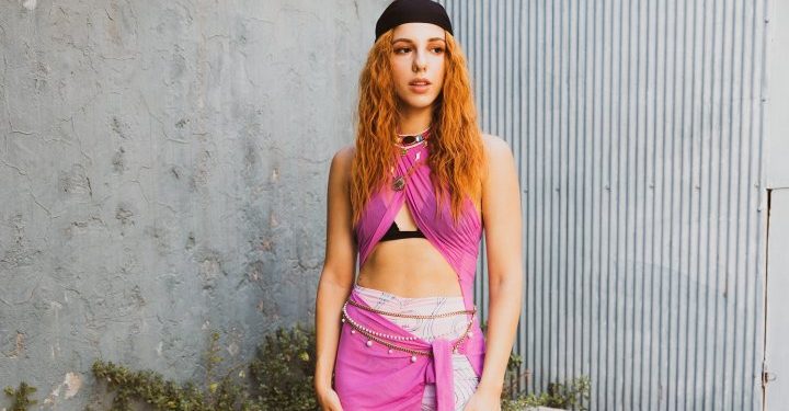 Selin, ‘Yalancı Bahar’ ile Viral listede zirveye yerleşti