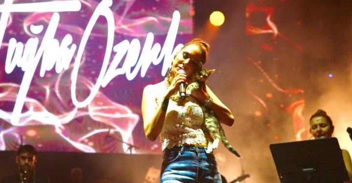 Tuğba Özerk’ten Çankırı’lı hayranlarına unutulmaz gece