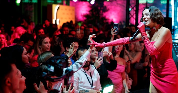 Flormar’dan Zeynep Bastık’lı renkli davet