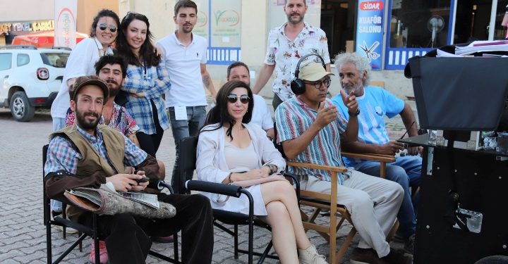 ‘Oy’una mı geldik’ filmi seyircisiyle buluşmaya hazırlanıyor