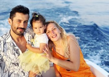 Emrah Akduman ailesiyle tatilde