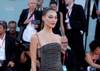 Dilan Çiçek Deniz, Venedik Uluslararası Film Festivali’nde nefes kesti
