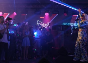 First Infinity Ece Seçkin ve DJ Doğuş Çabakçor’un katıldığı bir parti ile tanıtıldı