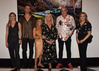 Ayşegül Dinçkök’ün eserlerinin yer aldığı ‘Zaman ve Mekan Sergisi’ Pera Palace Hotel’de açıldı