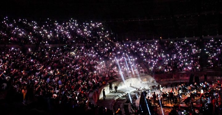 Yalın, Efes Antik’te sevenleriyle buluştu