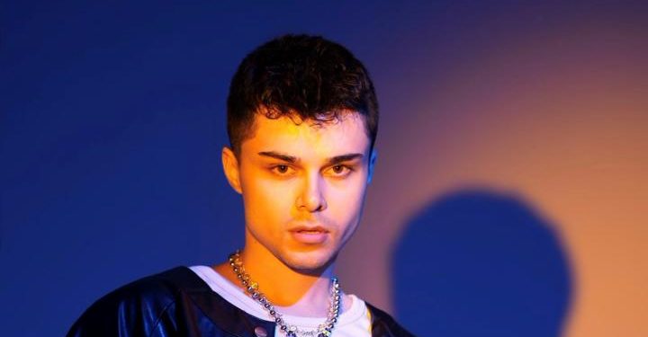 Ayberk Serin dinleyicileri ile ‘Yeniden’ buluşuyor