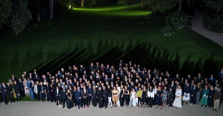 Ece Ege Macron’un Elysée Sarayı’nda verdiği davete katıldı