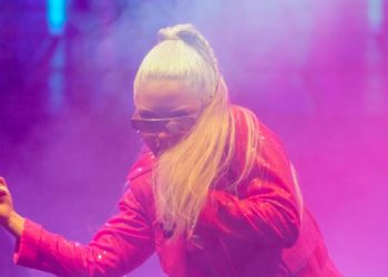 Ece Seçkin, Cumhuriyet Bayramı kutlamaları için iki gün üst üste sahne aldı