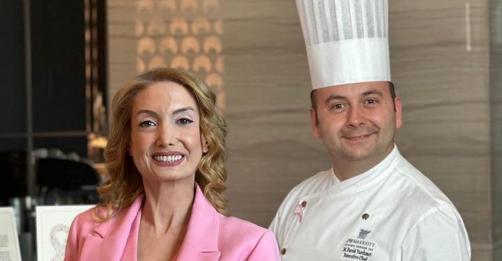 Şef Mehmet Faruk Yardımcı ve ekibinden meme kanserine anlamlı destek