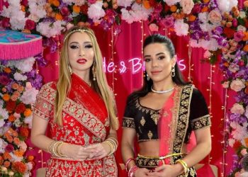 Ünlüler Bollywood Shopping Gala’da girişimcilerle buluştu