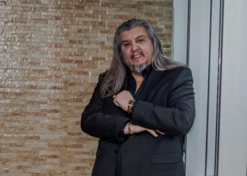 İş insanı Sedat Hakan Karataş’tan Cumhuriyet mesajı: Bu şanlı bayrak göklerde dalgalandıkça, bu vatan var olacak