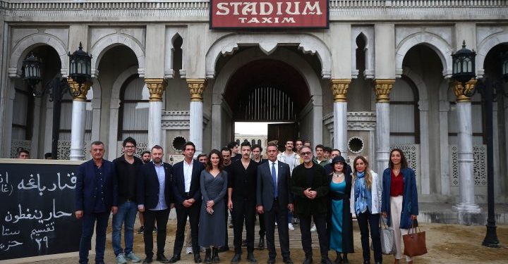 Fenerbahçe Spor Kulübü Başkanı Ali Y.Koç, ‘Zaferin Rengi’ film setini ziyaret etti