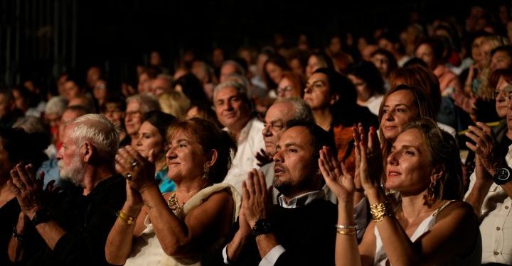 1. Uluslararası Bodrum Tiyatro Festivali, Bodrumlulara ‘merhaba’ dedi