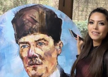 Ceyda Erinç’in, ‘Cumhuriyetin Işığında 100. Yıl’ isimli Atatürk portresi resepsiyonun göz bebeği oldu