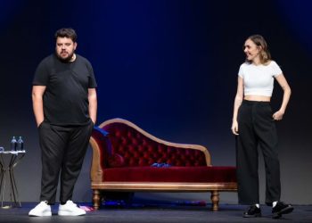 ‘Çift Terapisi’ gösterisi sahnede birinci yılını kutluyor