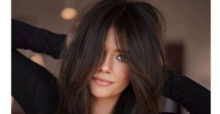 2024 yılının saç trendlerinde kahve tonları dikkat çekiyor