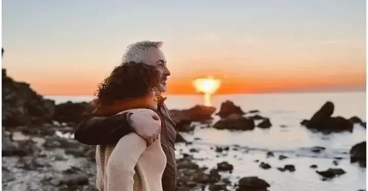 Mehmet Aslantuğ’dan Arzum Onan’a romantik kutlama