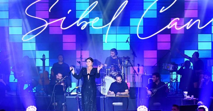 Sibel Can, Merit Royal Diamond’ta hayranlarına ışık saçtı
