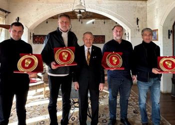 Bülent Kaya dostlarını Kapadokya’da misafir etti