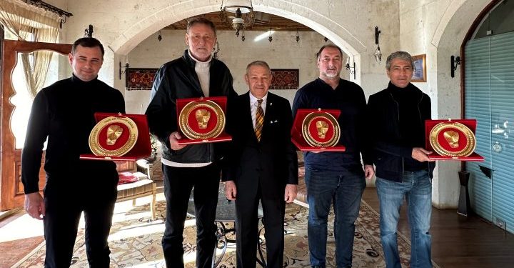 Bülent Kaya dostlarını Kapadokya’da misafir etti