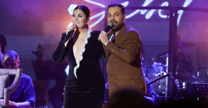 Sibel Can, Cahide Palazzo sahnesinde bu kez düet sürprizi yaptı