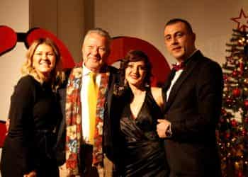 Seksendokuz, yeni yıla dostlarıyla girdi