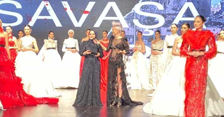 Tuğba Yiğit defilesinde ‘Savaşa Hayır’ mesajı