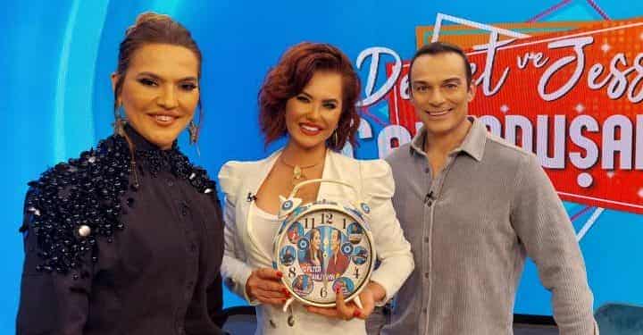 Yelda Başaran’dan Demet Akalın ve Jess Molho’ya özel hediye