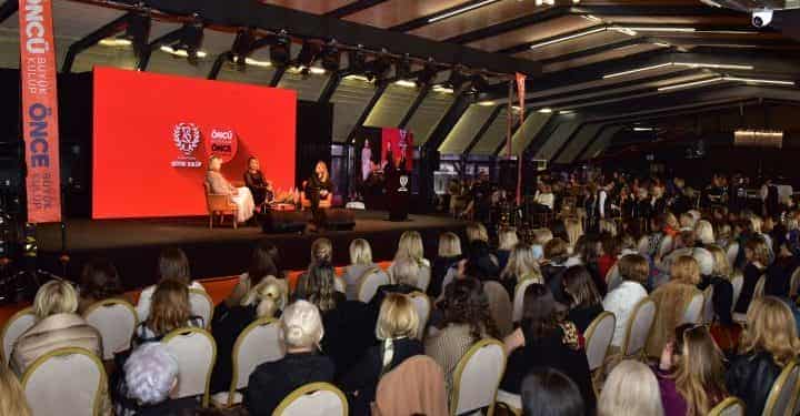 Büyük Kulüp, cemiyet Hayatının örnek kadınlarını ağırladı